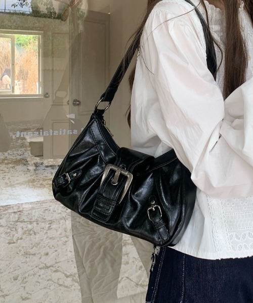 HAILY(ヘイリー)の「ヴィンテージライクビッグバックルショルダーバッグ(ショルダーバッグ・レディース・ダークブラウン/ブラック・FREE)」の4枚目の写真