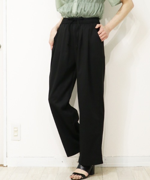 DISKEEN SURE(ディスキーンシュアー)の「腰周りすっきり見え!きれいめタックワイドパンツ(その他パンツ・レディース・イエロー/ホワイト/オフホワイト/アイボリー/チャコール/ブラック・FREE)」の11枚目の写真