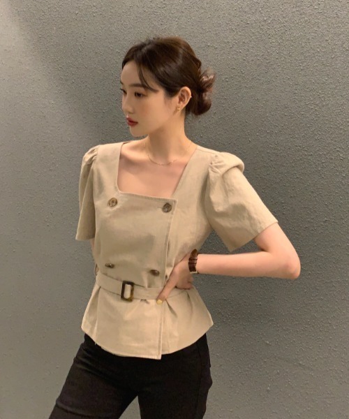 Aelina(エリナ)の「ベルト付きスクエアネックラインダブルブレストコットンブラウス(シャツ/ブラウス・レディース・ブラック/ベージュ/オフホワイト・FREE)」の5枚目の写真