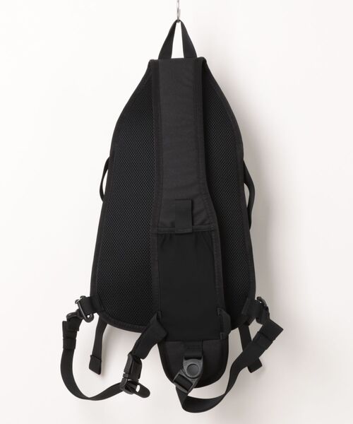 THE NORTH FACE(ザノースフェイス)の「THE NORTH FACE ノースフェイス リープスリング(ショルダーバッグ・メンズ・ホワイト/ブラック・FREE)」の3枚目の写真