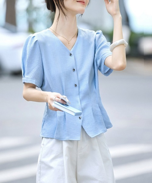 ONEP STAR(ワンピスター)の「Vネックフレア半袖ブラウス(シャツ/ブラウス・レディース・ブルー・LARGE/MEDIUM/X-LARGE)」の10枚目の写真