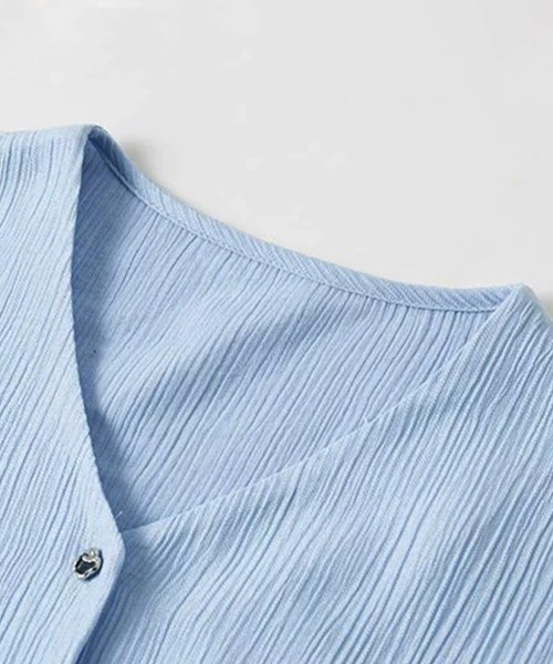 ONEP STAR(ワンピスター)の「Vネックフレア半袖ブラウス(シャツ/ブラウス・レディース・ブルー・LARGE/MEDIUM/X-LARGE)」の5枚目の写真