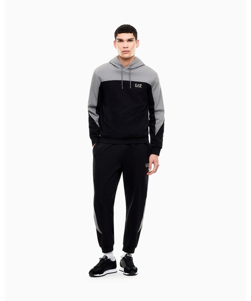 EMPORIO ARMANI EA7(エンポリオアルマーニイーエーセブン)の「<オンライン限定>【エンポリオ アルマーニ EA7】スリムフィット ジョガーパンツ コットンジャージー(スウェットパンツ・メンズ・ブラック・MEDIUM/SMALL/X-LARGE/X-SMALL/LARGE)」の1枚目の写真