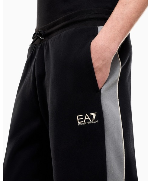 EMPORIO ARMANI EA7(エンポリオアルマーニイーエーセブン)の「<オンライン限定>【エンポリオ アルマーニ EA7】スリムフィット ジョガーパンツ コットンジャージー(スウェットパンツ・メンズ・ブラック・MEDIUM/SMALL/X-LARGE/X-SMALL/LARGE)」の3枚目の写真