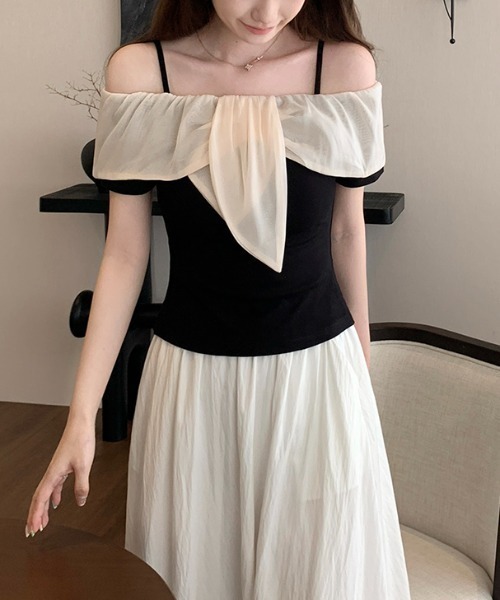 LUCPY(ラクピー)の「ビッグリボンオフショルダートップス(その他トップス・レディース・ホワイト×ブラック・SMALL/LARGE/MEDIUM/X-LARGE)」の4枚目の写真