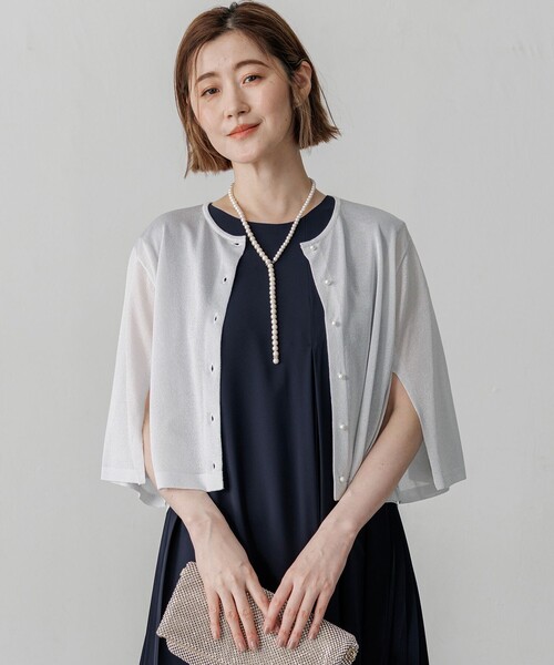 23区 L(ニジュウサンクオオキイサイズ)の「グロッシーニット ケープ カーディガン(カーディガン/ボレロ・レディース・ブラック系/シルバー系・44/46)」の2枚目の写真