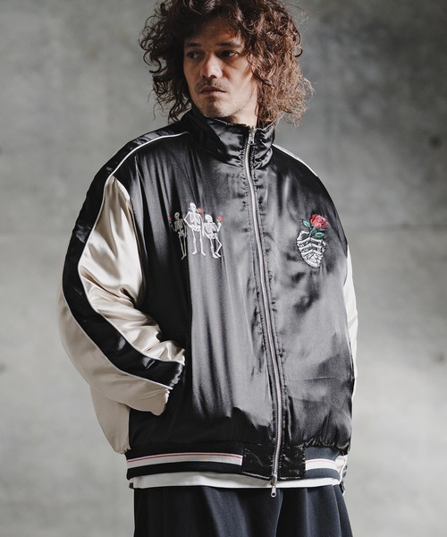 GLIMCLAP（グリムクラップ）の「mj11697-Reversible Souvenir Bomber Jacket リバーシブルスーベニアジャケット(211-011-gla-cg)（スカジャン・メンズ・ホワイト×ブラック/ブラック×ブラック・L/M/S）」の4枚目の写真