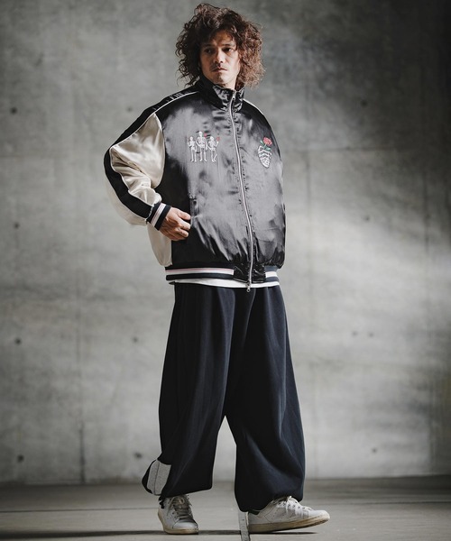 GLIMCLAP（グリムクラップ）の「mj11697-Reversible Souvenir Bomber Jacket リバーシブルスーベニアジャケット(211-011-gla-cg)（スカジャン・メンズ・ホワイト×ブラック/ブラック×ブラック・L/M/S）」の8枚目の写真