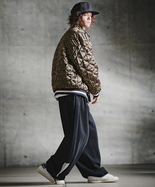 GLIMCLAP（グリムクラップ）の「mj11697-Reversible Souvenir Bomber Jacket リバーシブルスーベニアジャケット(211-011-gla-cg)（スカジャン・メンズ・ホワイト×ブラック/ブラック×ブラック・L/M/S）」の12枚目の写真