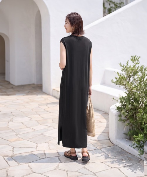 STYLE DELI(スタイルデリ)の「とろみ落ち感カットソーワンピース(ワンピース・レディース・ブルー/ブラック・02/01)」の20枚目の写真