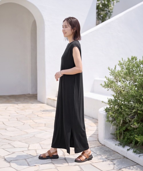 STYLE DELI(スタイルデリ)の「とろみ落ち感カットソーワンピース(ワンピース・レディース・ブルー/ブラック・02/01)」の4枚目の写真