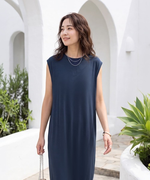 STYLE DELI(スタイルデリ)の「とろみ落ち感カットソーワンピース(ワンピース・レディース・ブルー/ブラック・02/01)」の7枚目の写真