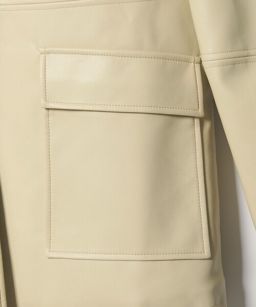 green label relaxing(グリーンレーベルリラクシング)の「【WEB限定】<at ease>レザーライク ブルゾン(その他アウター・レディース・ブラック/クリーム・38/36)」の11枚目の写真