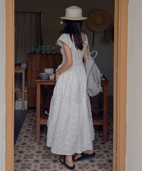 FAVORITO(ファヴォリート)の「スクエアネックラインレースワンピース(ワンピース・レディース・ホワイト・F)」の19枚目の写真