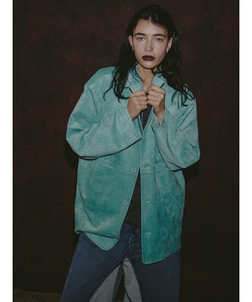 ELCHELE(エルチェレ)の「#2 SYNTHETIC SUEDE SHIRT(シャツ/ブラウス・レディース・ブラウン/ナチュラル/ターコイズブルー系・FREE)」の3枚目の写真
