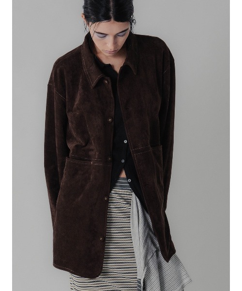 ELCHELE(エルチェレ)の「#2 SYNTHETIC SUEDE SHIRT(シャツ/ブラウス・レディース・ブラウン/ナチュラル/ターコイズブルー系・FREE)」の4枚目の写真