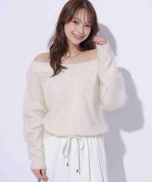 Mystrada(マイストラーダ)の「オフショルファーニット(ニット/セーター・レディース・ホワイト/ダークブラウン/ピンクベージュ/ピンク系その他4・38)」の1枚目の写真
