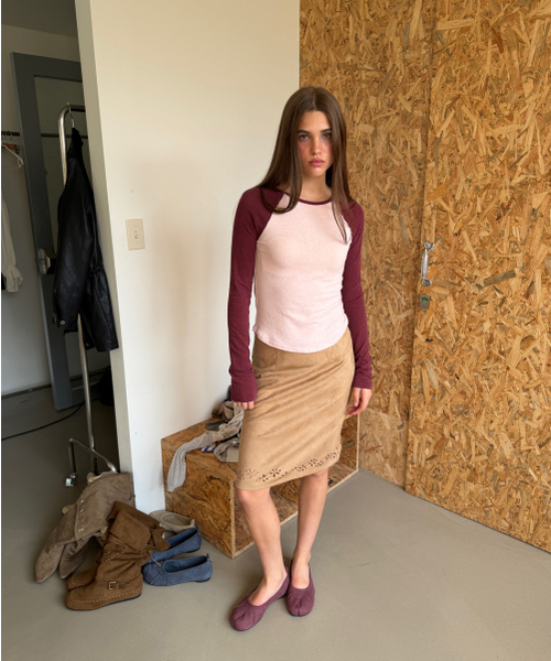 ASURA（アスラ）の「SUEDE PUNCHED MIDI SKIRT (BEIGE)（スカート・レディース・その他・MEDIUM/SMALL）」の4枚目の写真