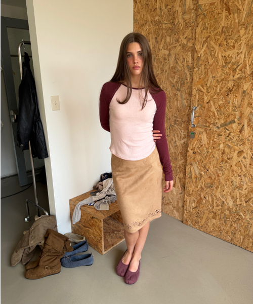 ASURA（アスラ）の「SUEDE PUNCHED MIDI SKIRT (BEIGE)（スカート・レディース・その他・MEDIUM/SMALL）」の5枚目の写真