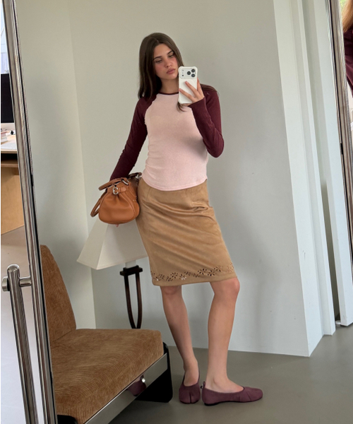 ASURA（アスラ）の「SUEDE PUNCHED MIDI SKIRT (BEIGE)（スカート・レディース・その他・MEDIUM/SMALL）」の6枚目の写真
