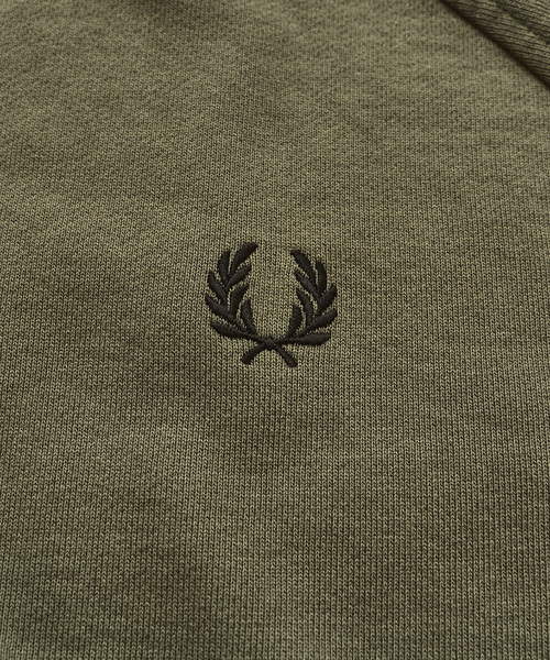 417 EDIFICE（フォーワンセブンエディフィス）の「FRED PERRY / フレッドペリー TIPPED CREWNECK SWEATSHIRT（スウェット・メンズ・ネイビー/カーキ/アイボリー・MEDIUM/LARGE）」の18枚目の写真