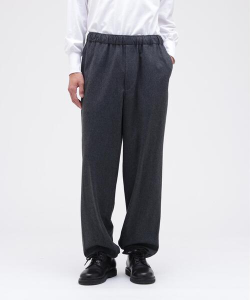YLEVE（イレーヴ）の「YLEVE / SUPER120's WOOL FLANNEL EASY TROUSERS（その他パンツ・メンズ・グレー/ネイビー・3/4/5）」の2枚目の写真
