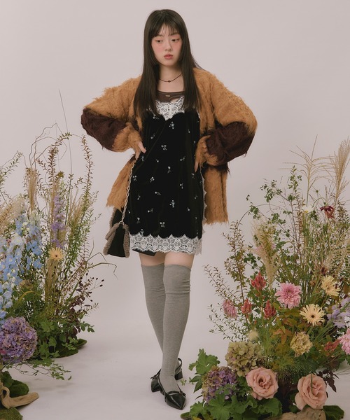 loin nuit(ロワンニュイ)の「velours assort lace cami onepiece / ベロアアソートレースキャミワンピース(ワンピース・レディース・ブラウン/ブラック・FREE)」の16枚目の写真