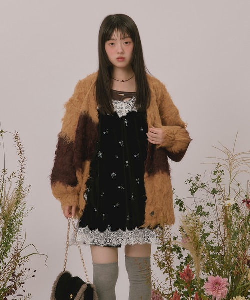loin nuit(ロワンニュイ)の「velours assort lace cami onepiece / ベロアアソートレースキャミワンピース(ワンピース・レディース・ブラウン/ブラック・FREE)」の19枚目の写真