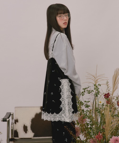 loin nuit(ロワンニュイ)の「velours assort lace cami onepiece / ベロアアソートレースキャミワンピース(ワンピース・レディース・ブラウン/ブラック・FREE)」の9枚目の写真