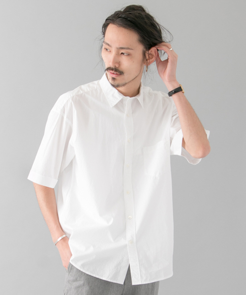 URBAN RESEARCH（アーバンリサーチ）の「UR 製品染めタイプライタールーズシャツ（シャツ/ブラウス・メンズ・カーキ/ブルー/ホワイト/ネイビー・MEDIUM/LARGE）」の2枚目の写真