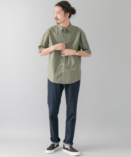 URBAN RESEARCH（アーバンリサーチ）の「UR 製品染めタイプライタールーズシャツ（シャツ/ブラウス・メンズ・カーキ/ブルー/ホワイト/ネイビー・MEDIUM/LARGE）」の10枚目の写真