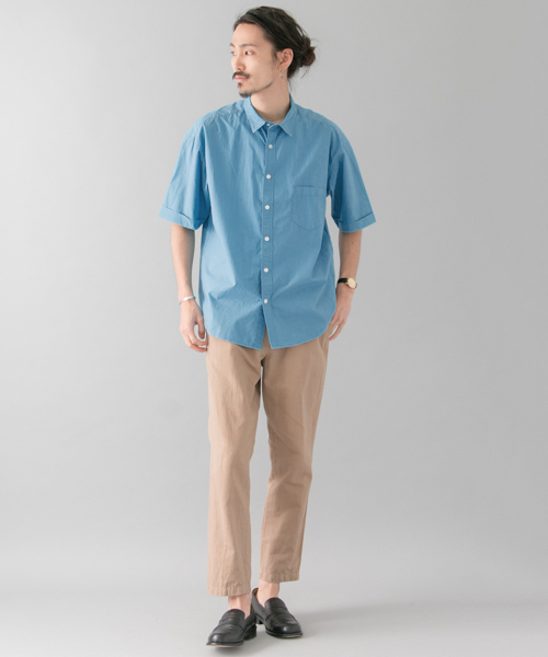 URBAN RESEARCH（アーバンリサーチ）の「UR 製品染めタイプライタールーズシャツ（シャツ/ブラウス・メンズ・カーキ/ブルー/ホワイト/ネイビー・MEDIUM/LARGE）」の5枚目の写真