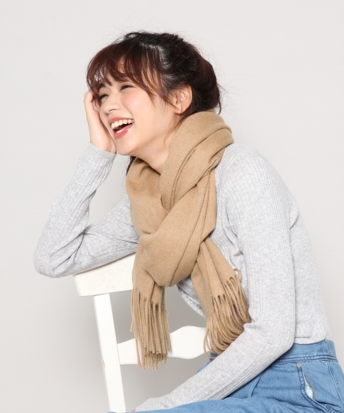 BLISS POINT（ブリスポイント）の「AWカシミヤコンストール/767765（ストール/ショール・レディース・ベージュ/ピンク/オフホワイト/チャコールグレー/ブルー/サーモンピンク/イエロー/その他2/その他3/その他5/その他4/その他1/その他6/ライトブルー/オレンジ/パープル・ONE SIZE）」の4枚目の写真