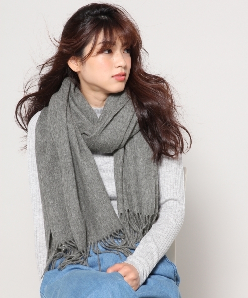 BLISS POINT（ブリスポイント）の「AWカシミヤコンストール/767765（ストール/ショール・レディース・ベージュ/ピンク/オフホワイト/チャコールグレー/ブルー/サーモンピンク/イエロー/その他2/その他3/その他5/その他4/その他1/その他6/ライトブルー/オレンジ/パープル・ONE SIZE）」の3枚目の写真