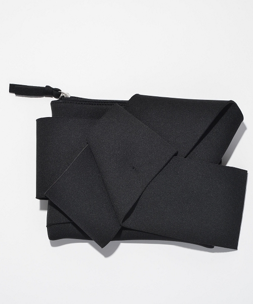 SOLPRESA（ソルプレーサ）の「ボンディングリボンクラッチバッグ（クラッチバッグ・レディース・ベージュ/オレンジ/イエロー/ブラック・ONE SIZE）」の2枚目の写真