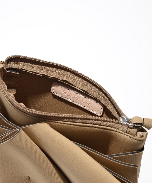 SOLPRESA（ソルプレーサ）の「ボンディングリボンクラッチバッグ（クラッチバッグ・レディース・ベージュ/オレンジ/イエロー/ブラック・ONE SIZE）」の11枚目の写真