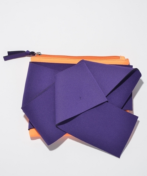 SOLPRESA（ソルプレーサ）の「ボンディングリボンクラッチバッグ（クラッチバッグ・レディース・ベージュ/オレンジ/イエロー/ブラック・ONE SIZE）」の15枚目の写真