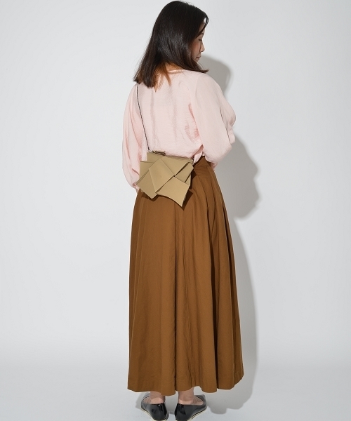 SOLPRESA（ソルプレーサ）の「ボンディングリボンクラッチバッグ（クラッチバッグ・レディース・ベージュ/オレンジ/イエロー/ブラック・ONE SIZE）」の10枚目の写真