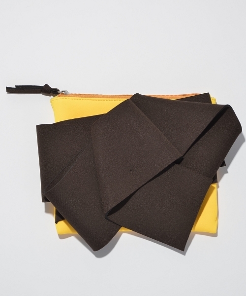 SOLPRESA（ソルプレーサ）の「ボンディングリボンクラッチバッグ（クラッチバッグ・レディース・ベージュ/オレンジ/イエロー/ブラック・ONE SIZE）」の22枚目の写真