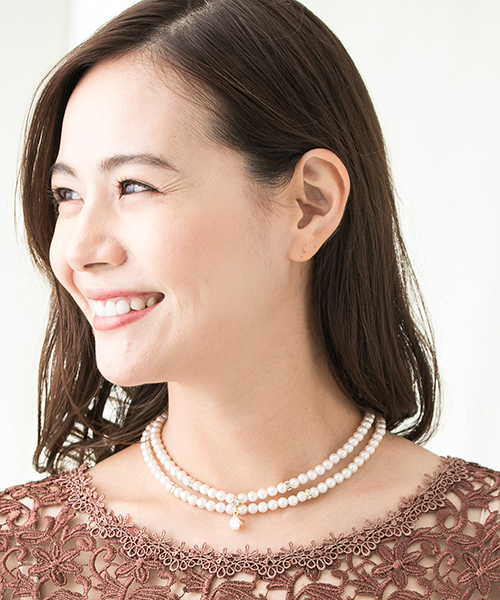 form forma(フォルムフォルマ)の「パールショートネックレス(ネックレス・レディース・ホワイト×シルバー/ホワイト×ゴールド・FREE)」の6枚目の写真