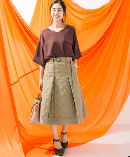 WORK NOT WORK URBAN RESEARCH(ワークノットワークアーバンリサーチ)の「WORK NOT WORK キルティングタックボリュームスカート (スカート・レディース・ベージュ/カーキ・1/2)」の3枚目の写真