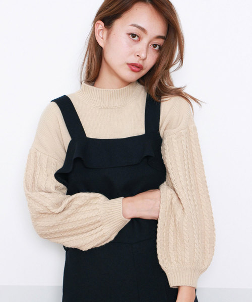 FREE'S MART（フリーズマート）の「袖ケーブルハイネックニット（ニット/セーター・レディース・ベージュ/グレー/イエロー・FREE）」の2枚目の写真