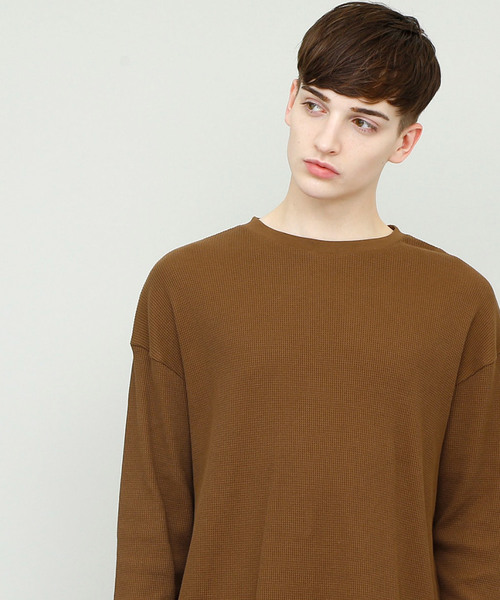 EMMA CLOTHES(エマクローズ)の「コットンワッフルビッグシルエットカットソー(Tシャツ/カットソー・メンズ・ネイビー/ブラック/ブラウン系その他/アイボリー/グレー/ベージュ/チャコール/カーキ・FREE)」の5枚目の写真