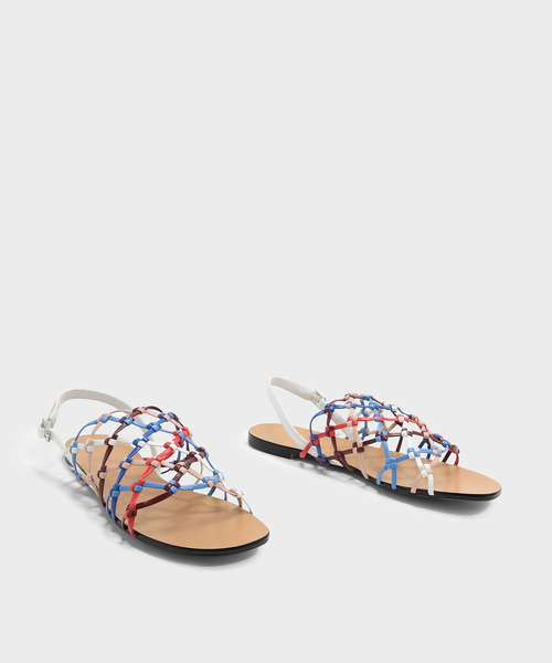 CHARLES & KEITH(チャールズ & キース)の「キトンウィーブサンダル / KNOTTED WEAVE SANDALS(サンダル・レディース・ホワイト/ブラック・23.5cm/25cm/24.5cm/23cm)」の5枚目の写真