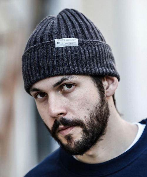 MR.OLIVE(ミスターオリーブ)の「RACAL×MR.OLIVE COLLABORATION / W/A RIB KNIT CAP(ニットキャップ/ビーニー・メンズ・チャコールグレー/ブラック/ダークブラウン/ブラウン・FREE)」の3枚目の写真