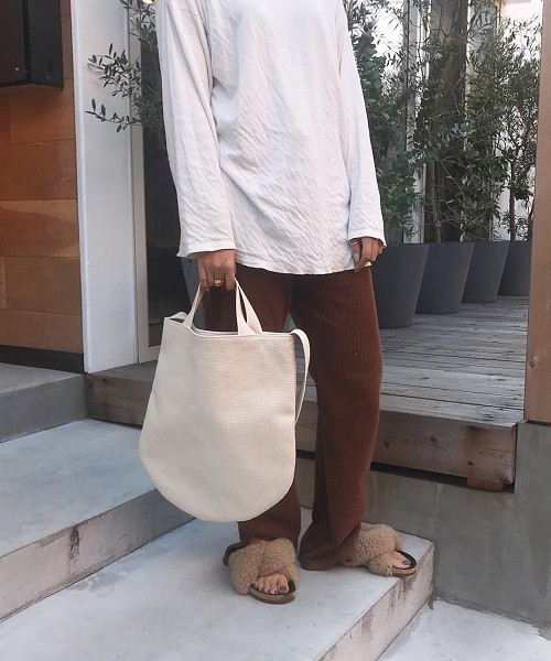 TODAYFUL（トゥデイフル）の「ヘビーキャンバスバッグ（ショルダーバッグ・レディース・ホワイト・FREE）」の3枚目の写真