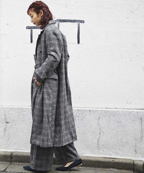 and R（アンドアール）の「サイドスリットロングコート（チェスターコート・レディース・ベージュ/ブラウン/ブラック・FREE）」の4枚目の写真