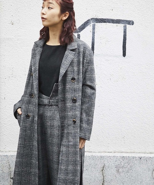 and R（アンドアール）の「サイドスリットロングコート（チェスターコート・レディース・ベージュ/ブラウン/ブラック・FREE）」の6枚目の写真