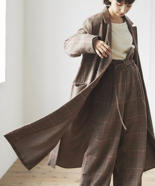 and R（アンドアール）の「サイドスリットロングコート（チェスターコート・レディース・ベージュ/ブラウン/ブラック・FREE）」の9枚目の写真