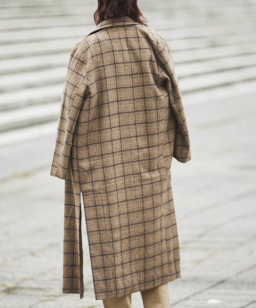 and R（アンドアール）の「サイドスリットロングコート（チェスターコート・レディース・ベージュ/ブラウン/ブラック・FREE）」の13枚目の写真